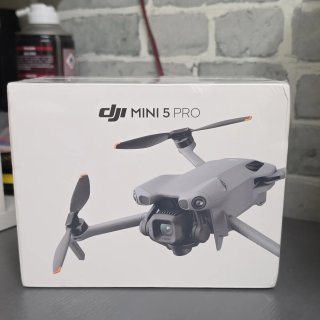 mai aperto drone + radiocomando + piu batteria