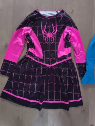 Lote 2 disfraces Superwoman y Spiderwoman T.5 años