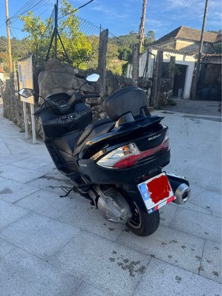 Suzuki Burgman 400 Maxi Scooter
