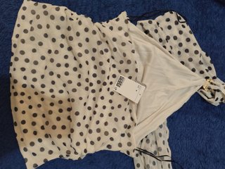 Blusa H&M Talla Única Manga Asimétrica