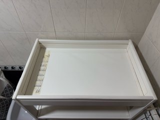 Cambiador de bebé blanco
