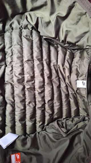 Chaqueta acolchada Nike verde militar