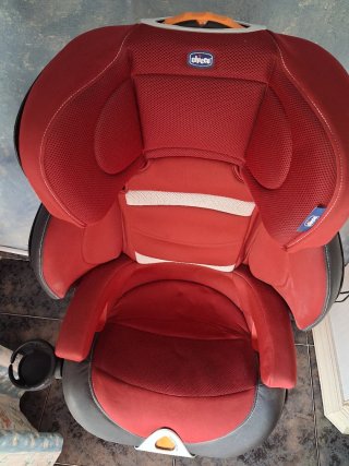 Silla coche sin Isofix roja y gris