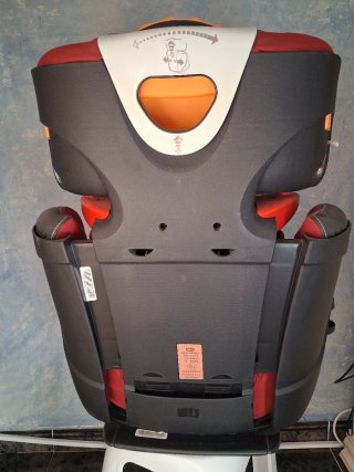 Silla coche sin Isofix roja y gris