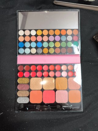 Paleta de maquillaje Magic Studio
