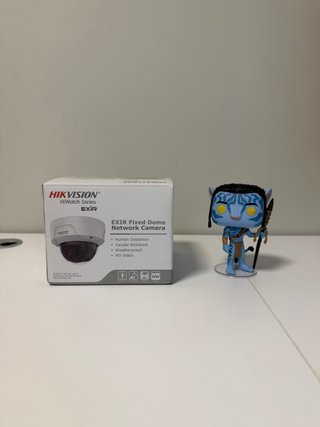 Cámara Domo Hikvision EXIR 4MP Antivandálica