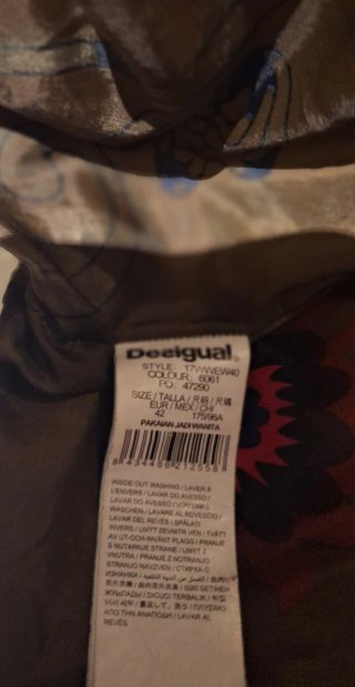 Chaqueta Desigual acolchada verde y multicolor