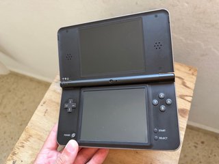 Nintendo DSi XL Negra/Plata