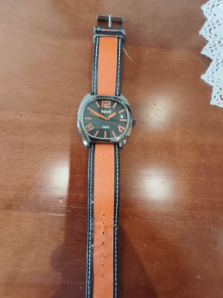 Reloj Sami Negro y Naranja