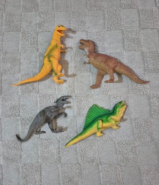 Set 4 Dinosauri Giocattolo