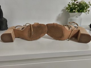 Sandalias Beige Cruzadas