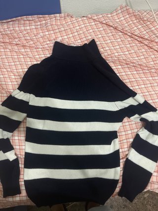 Sudadera Zara rayas cuello cremallera