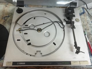 TOCADISCOS YAMAHA P200