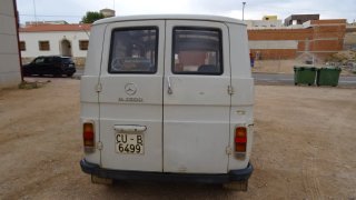 Mercedes Benz N1300 Furgón Gris