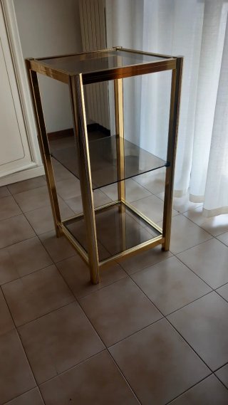 Mobiletto in ottone e vetro
