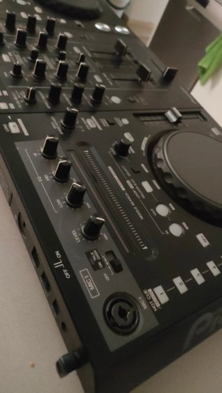Controladora DJ Pioneer DDJ-S1