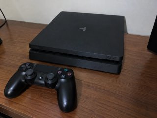 PS4 Slim 500GB + mando original+Regalo está semana
