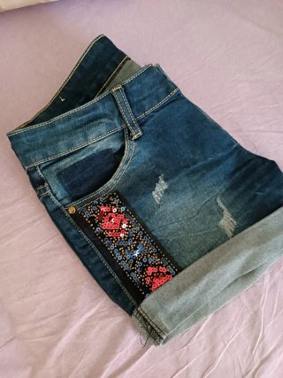 Pantaloncino jeans donna con paillettes