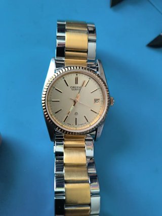 Reloj Orient Cuarzo Dorado Acero Inoxidable