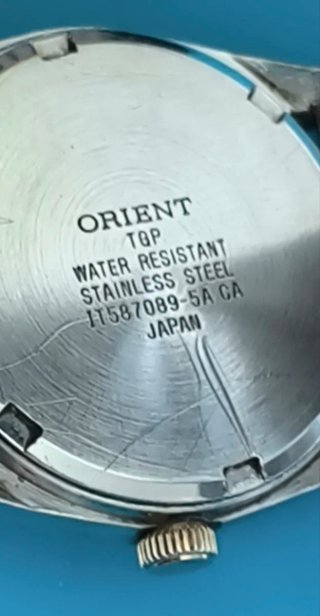 Reloj Orient Cuarzo Dorado Acero Inoxidable
