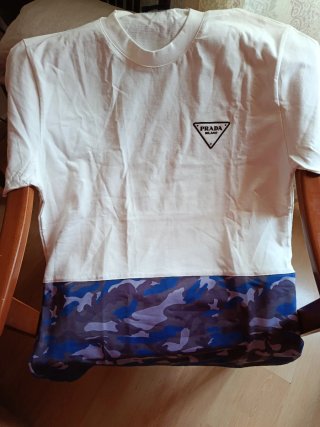 Camiseta Prada Talla M y KL