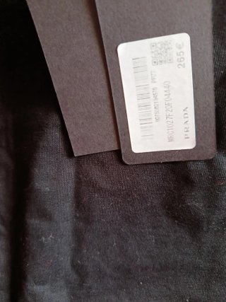 Camiseta Prada Talla M y KL