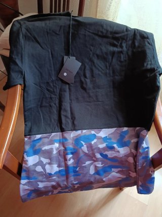 Camiseta Prada Talla M y KL