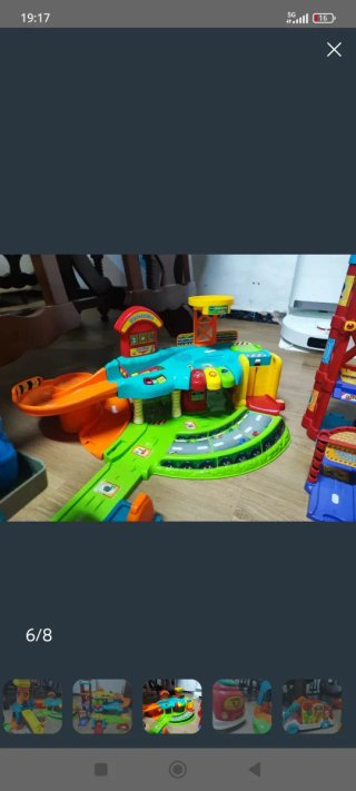 Lote de coches y pistas de juguete