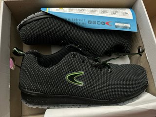 Calzado de seguridad COFRA MONTI S3S FO SR