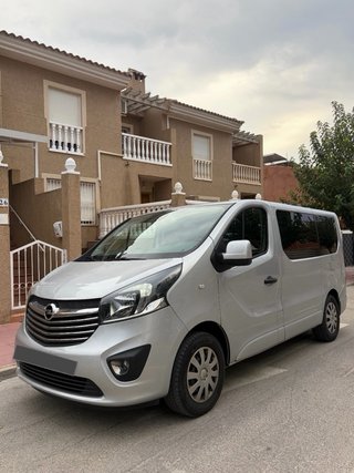 OPEL VIVARO 2016. renault trafic/Nissan primasta