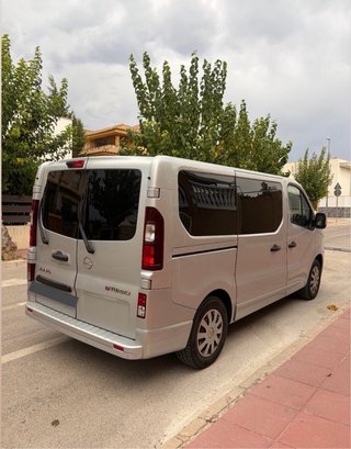 OPEL VIVARO 2016. renault trafic/Nissan primasta