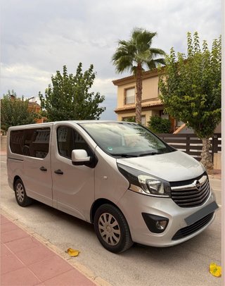 OPEL VIVARO 2016. renault trafic/Nissan primasta