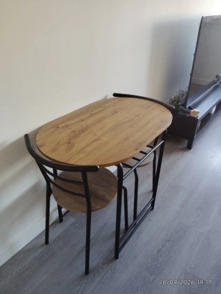 Mesa comedor/cocina con 2 sillas, madera y metal