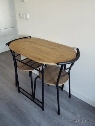 Mesa comedor/cocina con 2 sillas, madera y metal