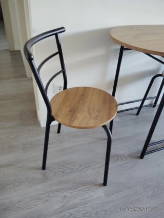 Mesa comedor/cocina con 2 sillas, madera y metal