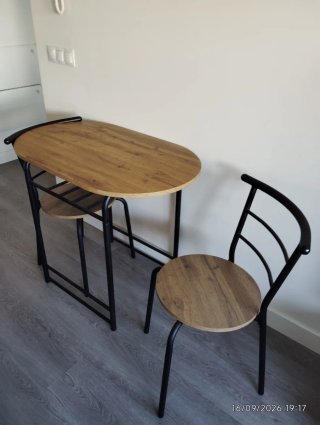 Mesa comedor/cocina con 2 sillas, madera y metal