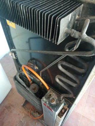 Nevera de gas blanca