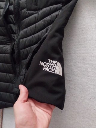 Cazadora acolchada chico muy calemtita y moderna