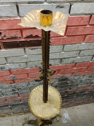 Lámpara de pie forja vintage dorada