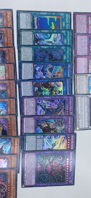 Lotto carte Yu-Gi-Oh! Collezione Leggendaria