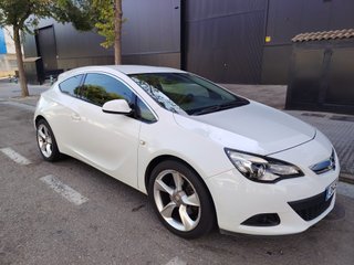 Opel Astra GTC 2012