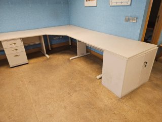 Mesas de oficina modulares beige