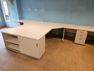 Mesas de oficina modulares beige