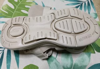 Sandalias Skechers ArchFit Beige