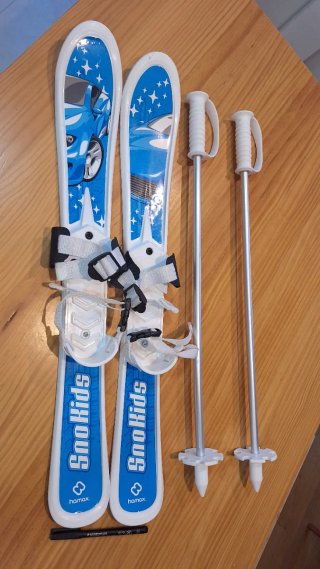 Esquís infantiles SnoKids con bastones
