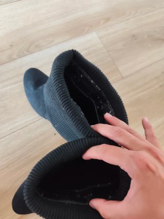 Botas negras usadas
