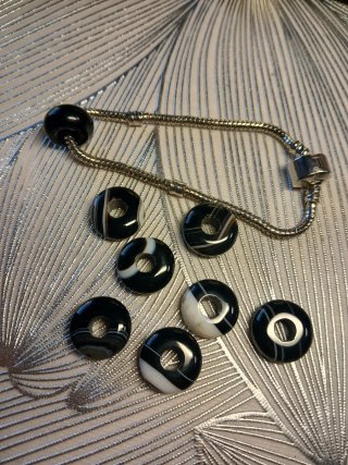Charm cuarzo negro
