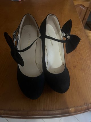 Zapatos de cuña negros con plataforma y lazo