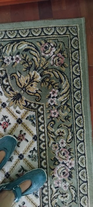 Alfombra clásica verde y multicolor