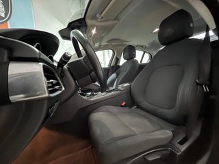 Jaguar XE 2016
